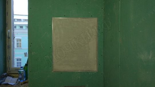 Люк под покраску Премиум-универсал для установки в потолок 530*960, 4 замка защелки, тросики Люк под покраску Премиум-универсал для установки в потолок 530*960, 4 замка защелки, тросики